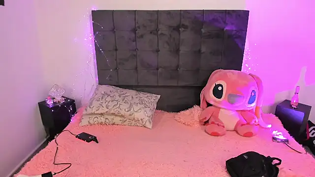 Snapshot of Kylie2211 chatting on 24, 10, 2025 Kylie2211 online show from 24, 10, 2025