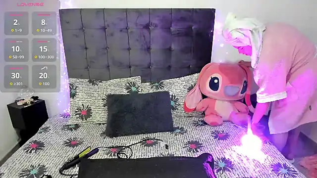 Snapshot of Kylie2211 chatting on 29, 10, 2025 Kylie2211 online show from 29, 10, 2025