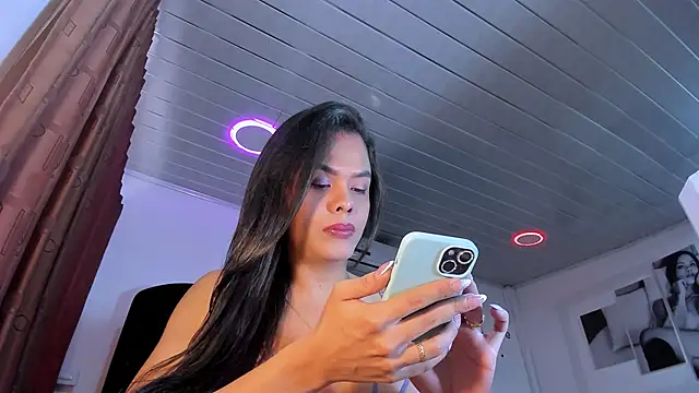 Snapshot of LatinVenuz chatting on 19, 2, 2025 LatinVenuz online show from 19, 2, 2025