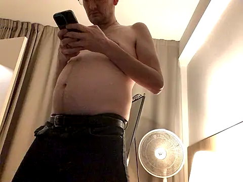 Snapshot of Hebrewhammers42 chatting on 17, 12, 2025 Hebrewhammers42 online show from 17, 12, 2025