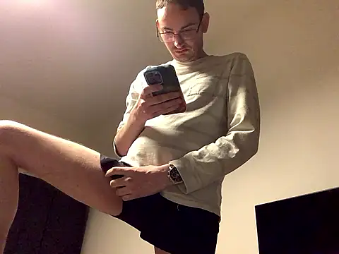 Snapshot of Hebrewhammers42 chatting on 12, 4, 2026 Hebrewhammers42 online show from 12, 4, 2026