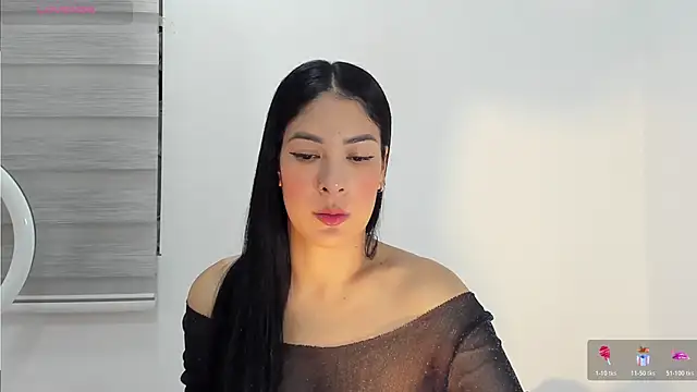 bella hadid1  online show from 12, 11, 2025