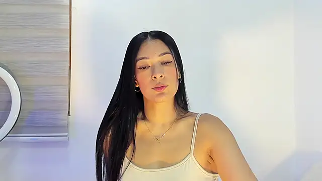 bella hadid1  online show from 25, 2, 2026