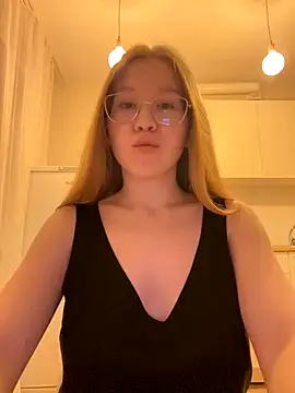 Eva Weyne online show from 3, 11, 2025