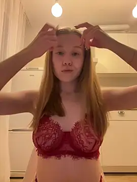 Snapshot of Eva_Weyne chatting on 5, 2, 2026 Eva Weyne online show from 5, 2, 2026