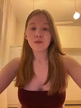 Snapshot of Eva_Weyne chatting on 8, 3, 2026 Eva Weyne online show from 8, 3, 2026