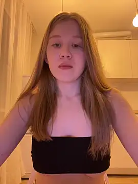 Snapshot of Eva_Weyne chatting on 18, 3, 2026 Eva Weyne online show from 18, 3, 2026