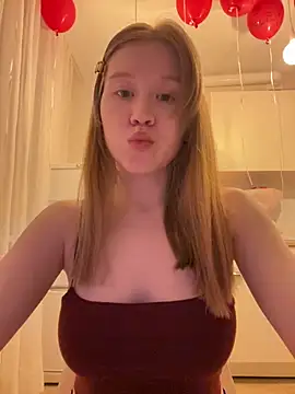 Snapshot of Eva_Weyne chatting on 28, 3, 2026 Eva Weyne online show from 28, 3, 2026