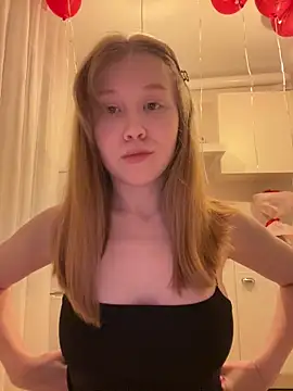 Snapshot of Eva_Weyne chatting on 29, 3, 2026 Eva Weyne online show from 29, 3, 2026