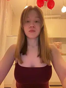 Snapshot of Eva_Weyne chatting on 2, 4, 2026 Eva Weyne online show from 2, 4, 2026