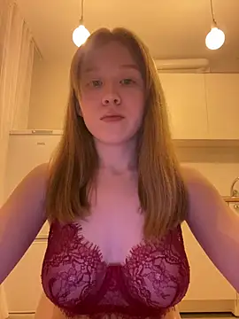 Snapshot of Eva_Weyne chatting on 8, 4, 2026 Eva Weyne online show from 8, 4, 2026