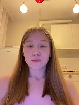 Snapshot of Eva_Weyne chatting on 9, 4, 2026 Eva Weyne online show from 9, 4, 2026