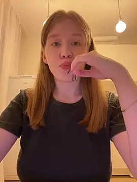 Snapshot of Eva_Weyne chatting on 12, 4, 2026 Eva Weyne online show from 12, 4, 2026