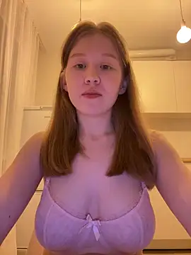 Snapshot of Eva_Weyne chatting on 13, 4, 2026 Eva Weyne online show from 13, 4, 2026