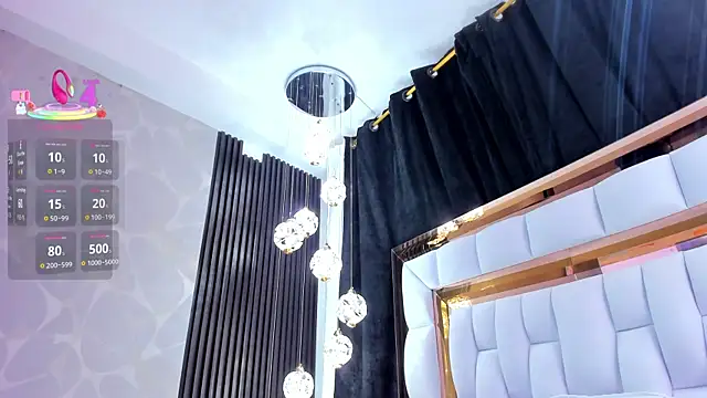 Snapshot of SarayRoyse chatting on 10, 9, 2025 SarayRoyse online show from 10, 9, 2025