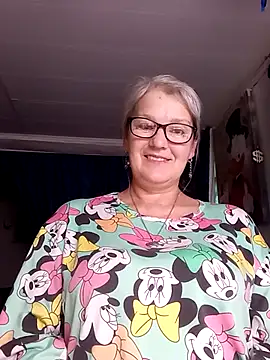 Snapshot of irinamaux chatting on 5, 6, 2026 irinamaux online show from 5, 6, 2026