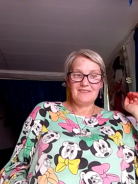 Snapshot of irinamaux chatting on 5, 6, 2026 irinamaux online show from 5, 6, 2026