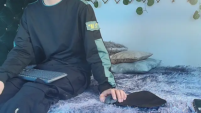 Snapshot of Levii_Ackermann chatting on 20, 3, 2025 Levii Ackermann online show from 20, 3, 2025