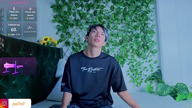 Snapshot of Levii_Ackermann chatting on 26, 11, 2025 Levii Ackermann online show from 26, 11, 2025