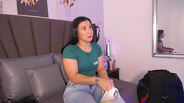 Snapshot of Sofi_Perez_ chatting on 3, 5, 2026 Sofi Perez online show from 3, 5, 2026
