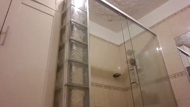 Snapshot of Bighood_T chatting on 5, 4, 2026 Bighood T online show from 5, 4, 2026