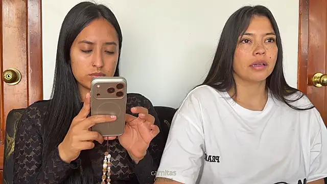 2SummerLove1 online show from 16, 1, 2026