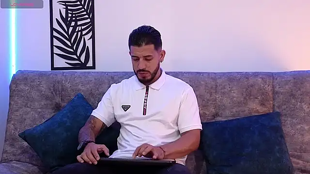 Snapshot of Bruno_Mattos chatting on 24, 12, 2024 Bruno Mattos online show from 24, 12, 2024