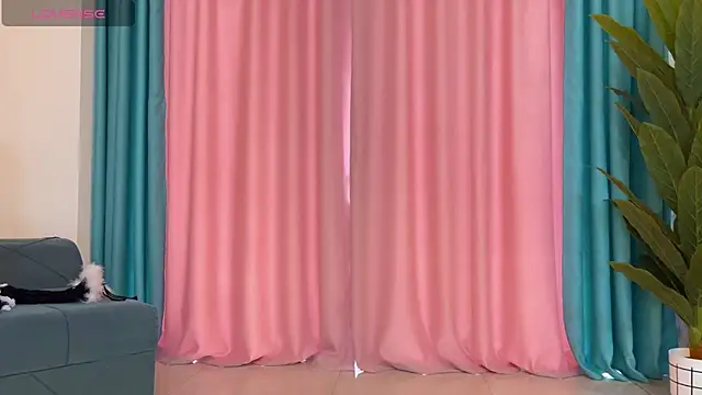 Snapshot of UrGoddessJenny chatting on 4, 4, 2026 UrGoddessJenny online show from 4, 4, 2026