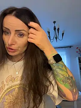 Snapshot of _AHHA_ chatting on 24, 10, 2025 AHHA online show from 24, 10, 2025