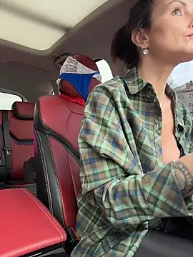 Snapshot of _AHHA_ chatting on 14, 11, 2025 AHHA online show from 14, 11, 2025