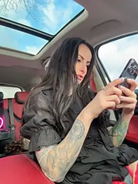 Snapshot of _AHHA_ chatting on 14, 12, 2025 AHHA online show from 14, 12, 2025