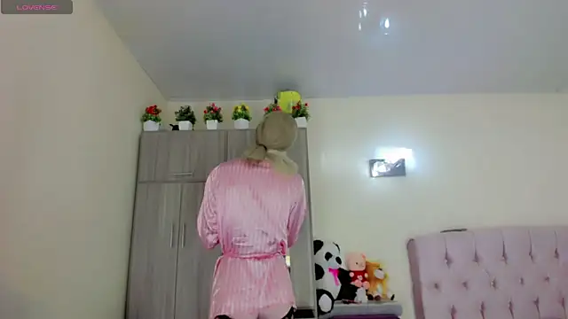 Victoria Kastelo online show from 12, 12, 2024