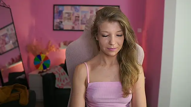 Snapshot of missicute chatting on 7, 4, 2026 missicute online show from 7, 4, 2026