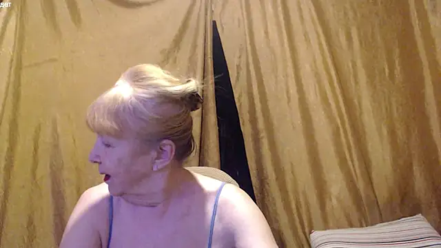 Snapshot of _Estelitta_5 chatting on 8, 11, 2025 Estelitta 5 online show from 8, 11, 2025
