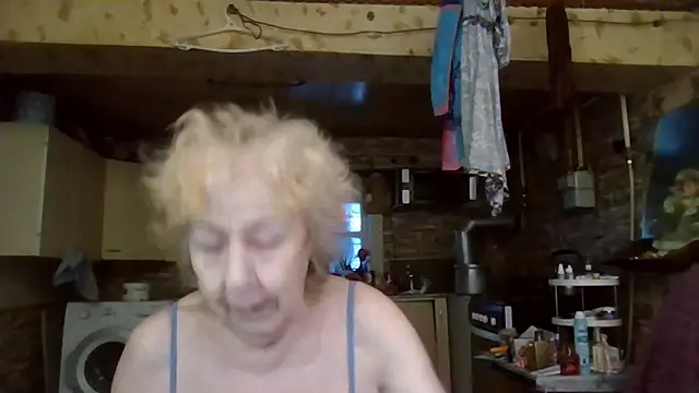 Snapshot of _Estelitta_5 chatting on 21, 12, 2025 Estelitta 5 online show from 21, 12, 2025