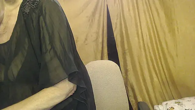 Snapshot of _Estelitta_5 chatting on 4, 2, 2026 Estelitta 5 online show from 4, 2, 2026