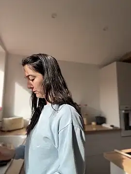 Snapshot of _Juliette chatting on 6, 3, 2026 Juliette online show from 6, 3, 2026