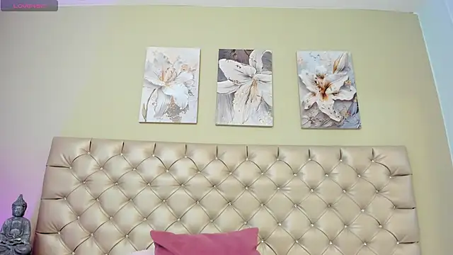 sophiia grey 1 online show from 18, 3, 2025