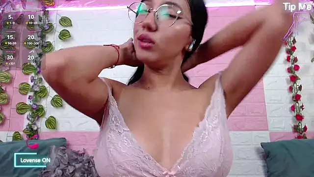 Snapshot of AnyaFloyd69 chatting on 7, 3, 2025 AnyaFloyd69 online show from 7, 3, 2025