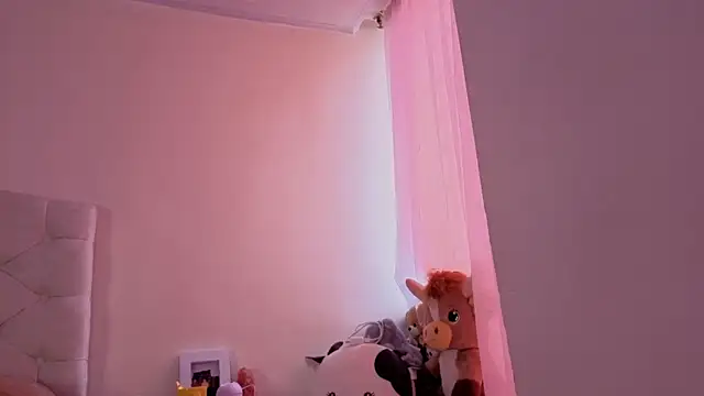 Snapshot of ChanellGV chatting on 13, 4, 2026 ChanellGV online show from 13, 4, 2026