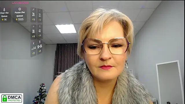 BlondeBrilliant7 online show from 17, 12, 2025