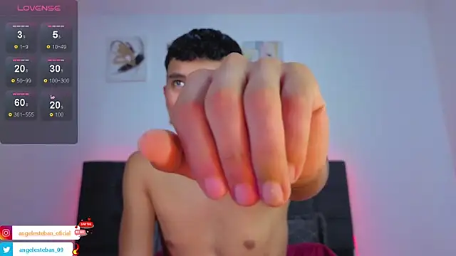 Snapshot of Angel_esteban_fx chatting on 3, 11, 2025 Angel esteban fx online show from 3, 11, 2025