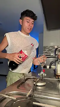 Snapshot of Angel_esteban_fx chatting on 15, 2, 2026 Angel esteban fx online show from 15, 2, 2026