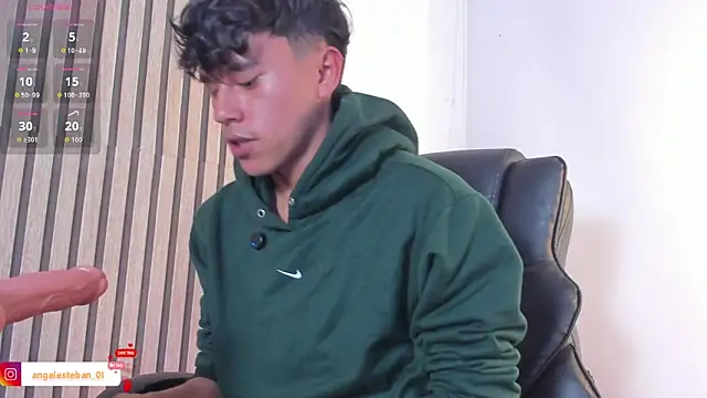 Snapshot of Angel_esteban_fx chatting on 5, 4, 2026 Angel esteban fx online show from 5, 4, 2026