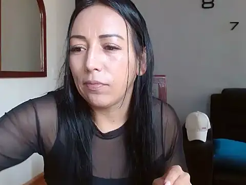 Laura martin  online show from 18, 2, 2025