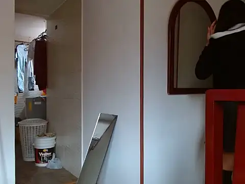 Laura martin  online show from 25, 2, 2025