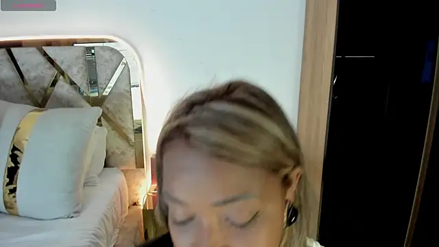 Snapshot of Jadee_j chatting on 15, 9, 2025 Jadee j online show from 15, 9, 2025