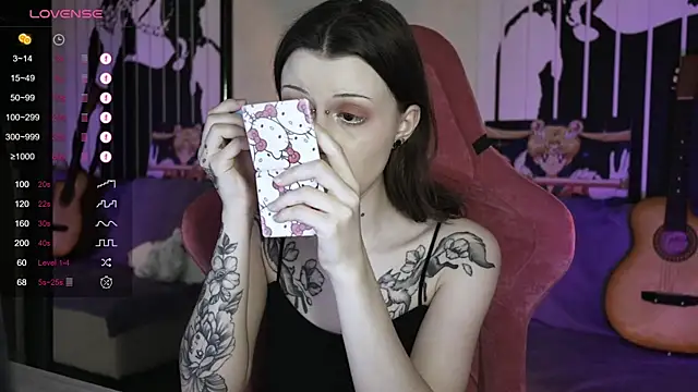 Snapshot of prettybones chatting on 25, 12, 2024 prettybones online show from 25, 12, 2024