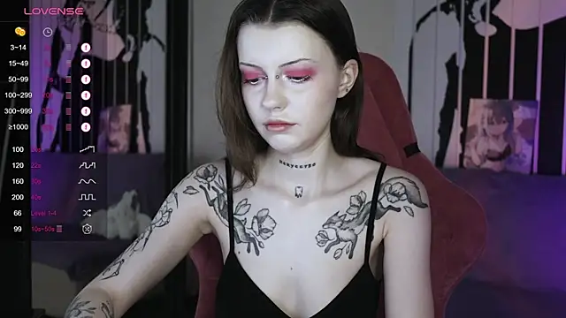 Snapshot of prettybones chatting on 14, 1, 2025 prettybones online show from 14, 1, 2025