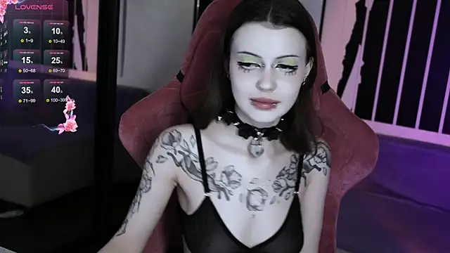 Snapshot of prettybones chatting on 9, 9, 2025 prettybones online show from 9, 9, 2025